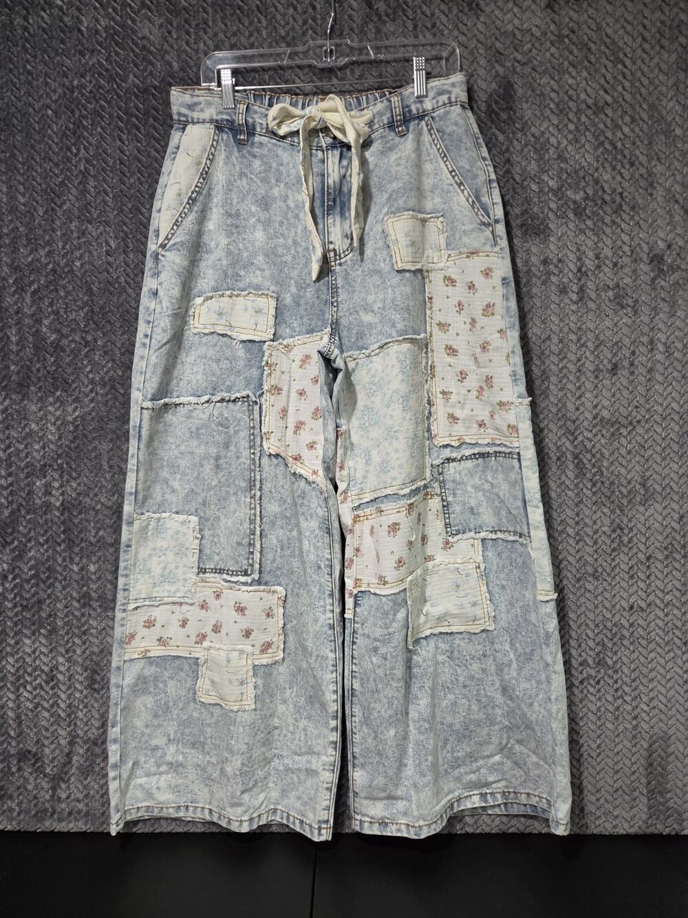POL Patchwork NWOT Acid Wash Wide Leg Jeans Small Embroidered Distressed Boho